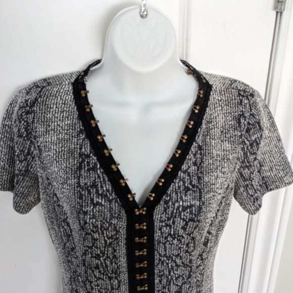 TAHARI snake animal print hook eye front v neck dress size Small c1 - Picture 4 of 8